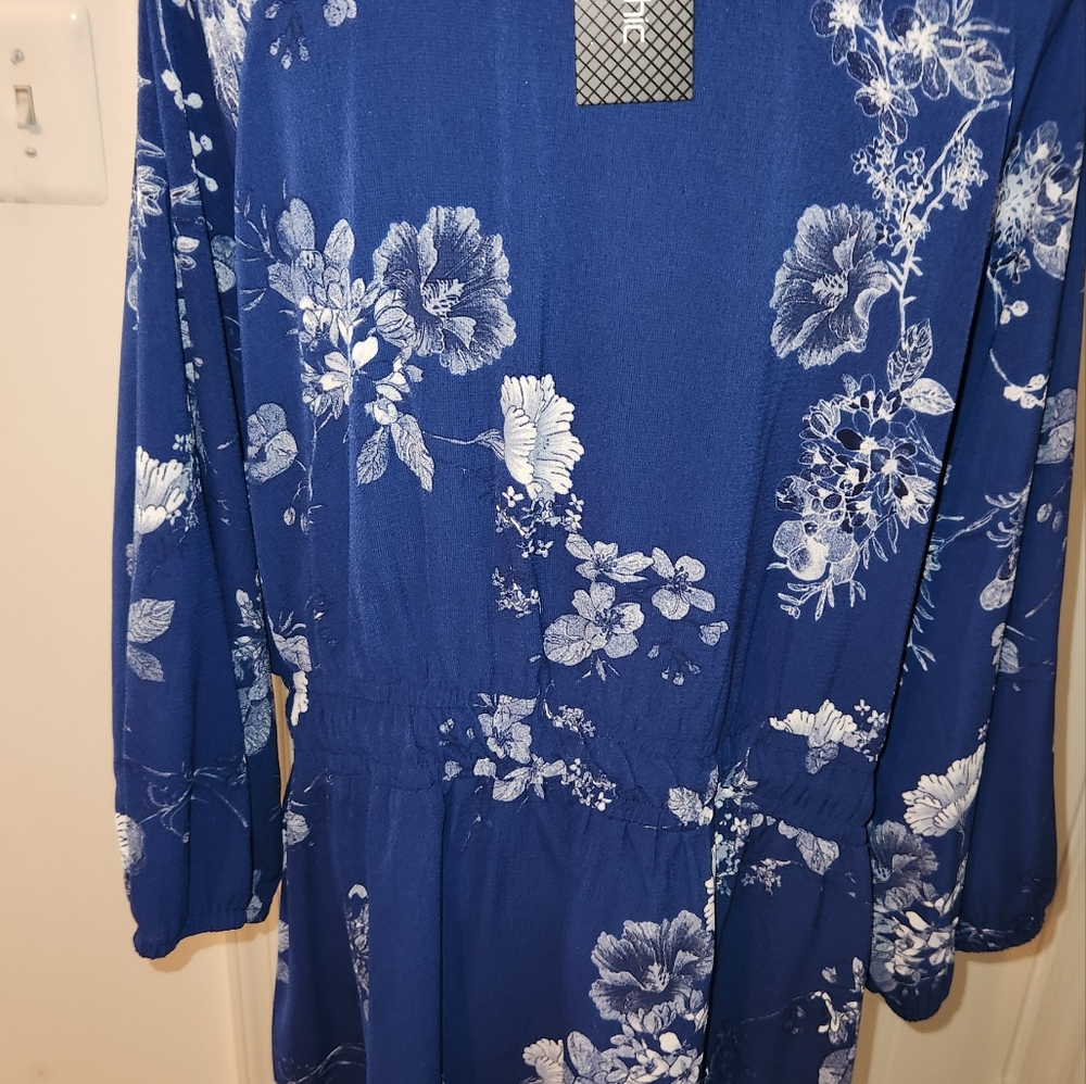 NWT ! CITY CHIC DRESS. - Picture 4 of 6